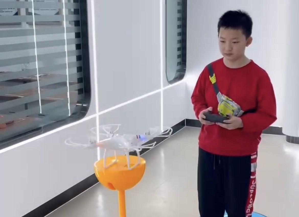 新疆保華潤天航空：青少年無人機學習班成教育熱點
